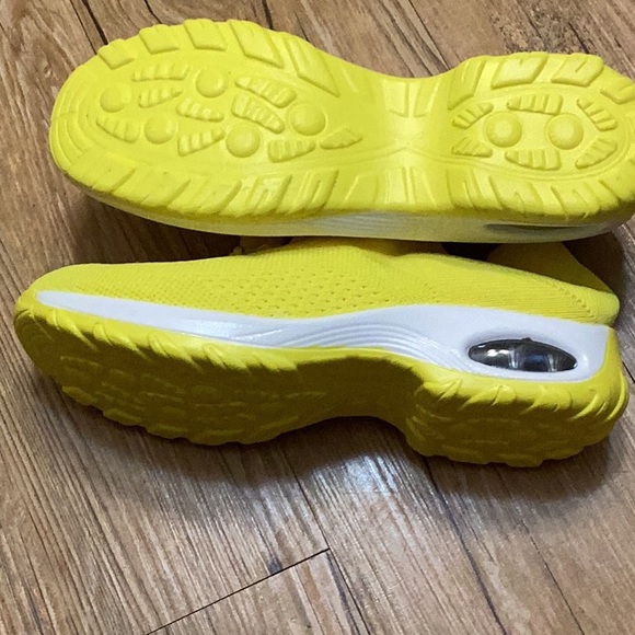 Ceville - Yellow Sneaker - size 38 (7.5) - NWOT - Picture 7 of 8